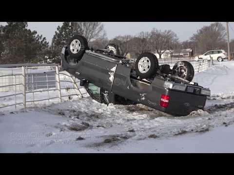 Wichita, KS Winter Storm Multiple Vehicle Wrecks - 3/3/2019