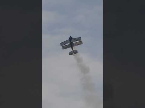 LARGE Pitts Challenger Biplane close up on stall turn #modelaircraft #smoke #radiocontrol #flying