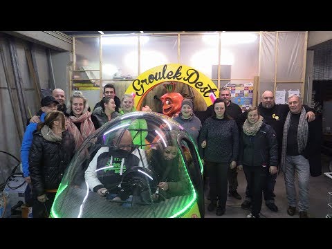 MKV Groulek Dest met veel show en elektrische wagen door de stad