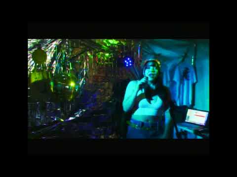 Delahcruz - New Song (Live at The Egg Records Pop Up Show/Show at Future is Color)