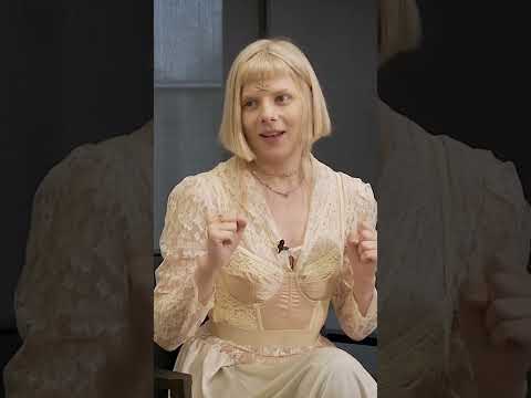 So what’s Aurora like when she’s out clubbing? 💃🏻