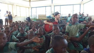 Los Secretos - Agárrate a mí María (Cirugía en Turkana)