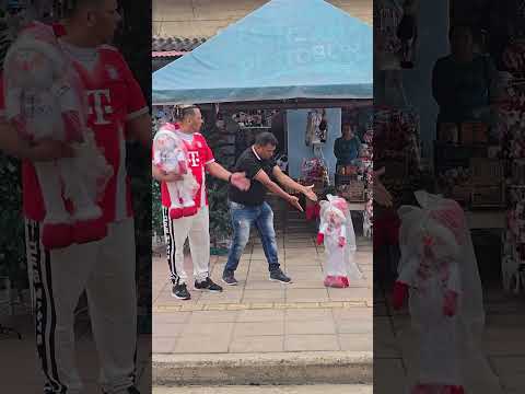 se confundió el muñeco de papa noel  #humor #comedia #broma