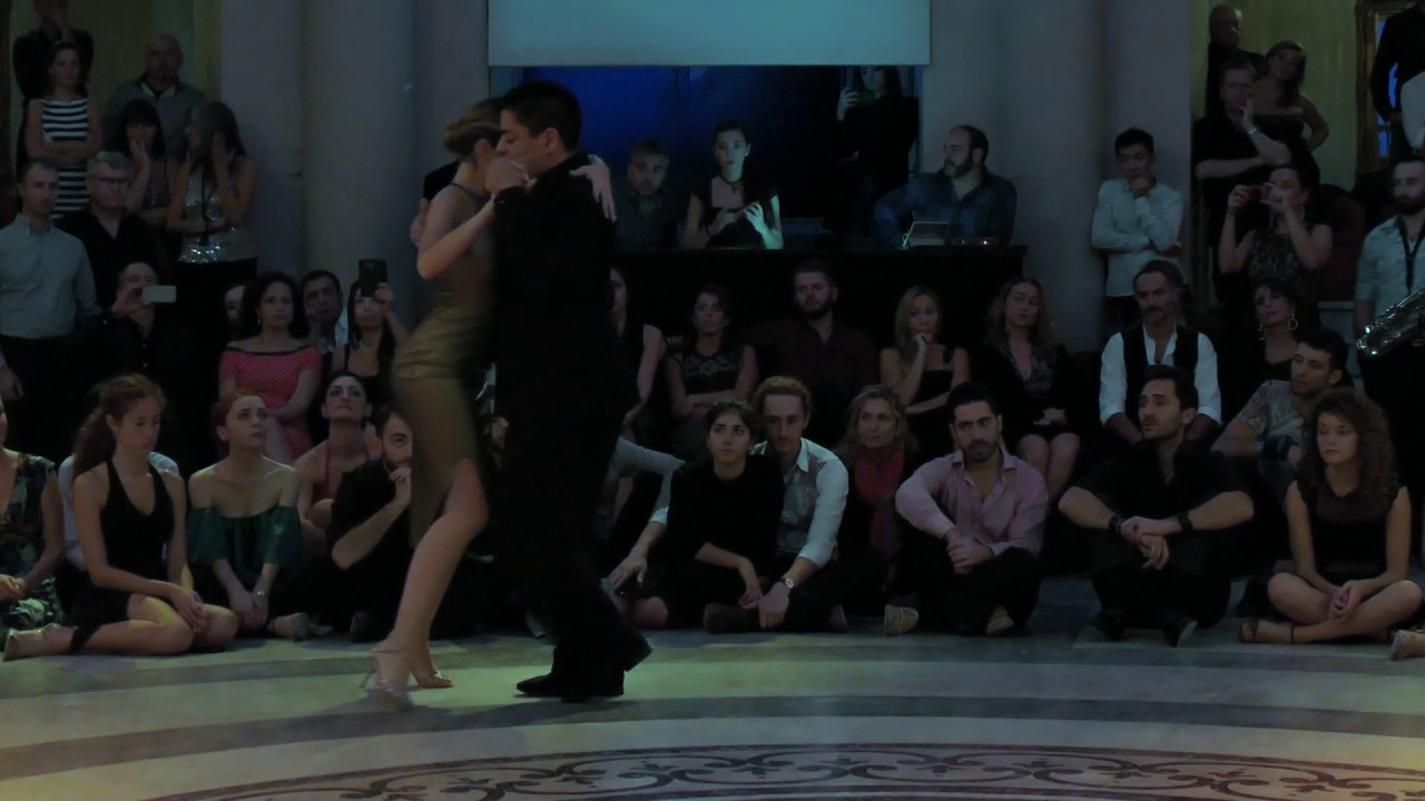 Video thumbnail for Carlitos Espinoza & Noelia Hurtado, La luz de un fósforo (Winter Tango Napoli 2016, 1/5)
