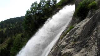 preview picture of video 'Italien Südtirol Partschins Wasserfall in der Nähe von Meran'