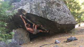 Video thumbnail de Cranium crusher, V3. Yosemite Valley