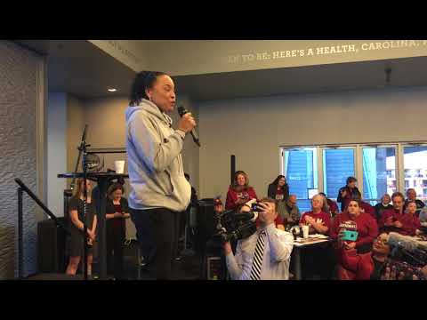 Dawn Staley addresses crowd after Gamecocks selected as No. 2 seed in Albany regional