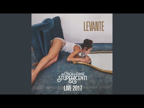 Video thumbnail for Sbadiglio (Live)