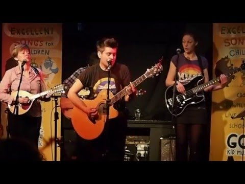 'The Creepy Castle' by Al Start & The Beastie Band (spooky children's song)