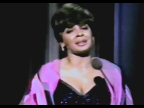 Shirley Bassey - Born to Lose (1979 Show #1)