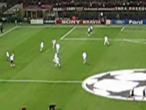 Milan - Real Madrid : ESCLUSIVA accoglienza per Kakà durante il riscaldamento pre-partita Curva Sud