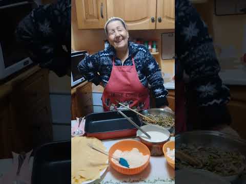 Oggi mi sono dedicata a preparare una gustosa lasagna in bianco con funghi e piselli❤️