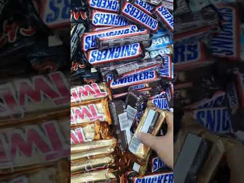 🍬🍭🍫SATISFYING YUMMY ASSORTED CHOCOLATES 🍫 #TWIX #SNICKERS #BOUNTY #ASMR #shorts