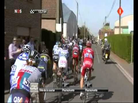 [Paris - Roubaix 2011]  Fight between Lars Boom and Juan Antonio Flecha