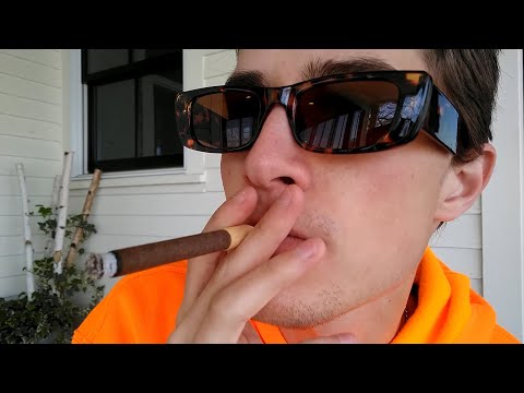 Smoking a Black & Mild Original Cigarillo - Review