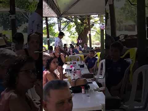 Domingo de Páscoa no restaurante do km 20 na cidade de Alfredo Marcondes ,