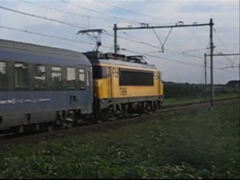 NS 1769 met een autoslaaptrein richting Avignon
