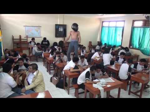 The Harlem Shake highschool class version (indonesia)