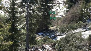 Четвърти ден главният път Смолян - Пампорово остава затворен заради огромното свлачище