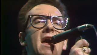 Elvis Costello - Shipbuilding (The Tube 1983)