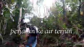 preview picture of video 'Air terjun buhir gunung mares'