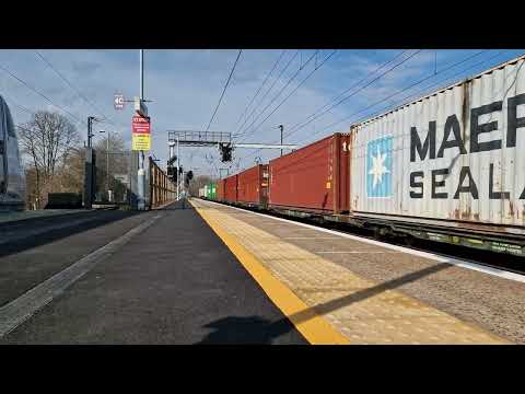 90014 & 90011 Working 4M63 Felixstowe to Trafford Park at Ipswich 11/03/2022