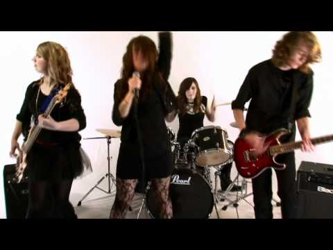 download lagu mp3 mp4 Harlot Red, download lagu Harlot Red gratis, unduh video klip Harlot Red