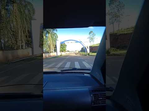 Fox na rodovia entre Machado Minas Gerais e carvalhópolis Minas Gerais