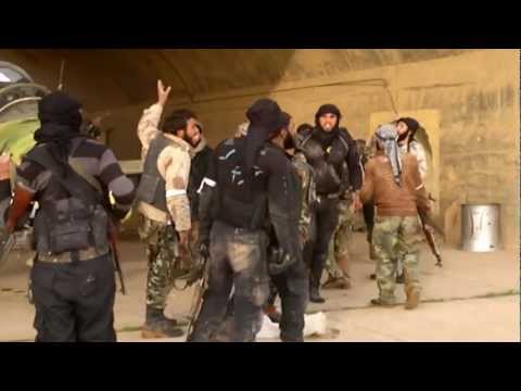 جولة ميدانية مع مقاتلي كتيبة العاديات داخل مطار الجراح العسكري بعد السيطرة عليه من قبل فصائل الجيش الحر