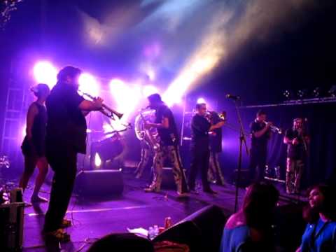 MANGUIDEM TAFTAF aux Z'accros d'Ma Rue à NEVERS (F-58)  - 2012.07.08