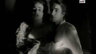 Les liaisons dangereuses song artwork