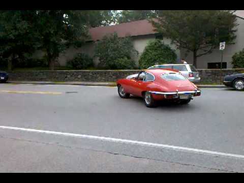 Jaguar XKE E-type acceleration