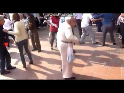 Deda Igra Smeh do Suza