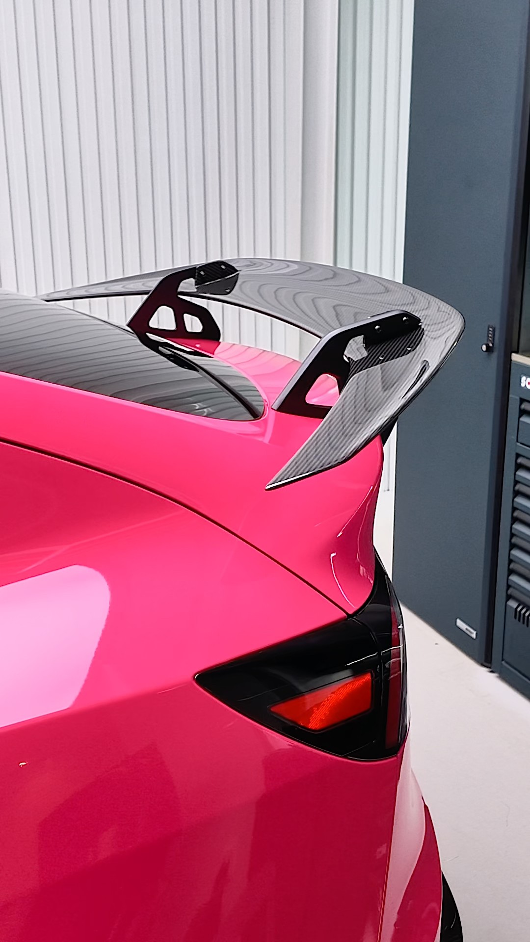 คันที่ 3 ในไทย! ชุดแต่ง ADRO Tesla Model Y + วิง AT-S | G-FORCE