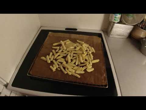 MongoTV_7387 - SÆTTER POMFRITTER OVER LØRDAG MIDNAT OG SER NETFLIX