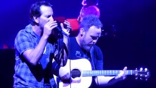 Pearl Jam - Bee Girl - Philadelphia (April 29, 2016)