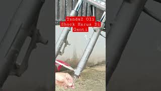 Download lagu Oli Shock Depan Motor Harus Di Ganti Setiap 10 ribu Kilometer #shorts #tutorialotomotif mp3 Download lagu Oli Shock Depan Motor Harus Di Ganti Setiap 10 ribu Kilometer #shorts #tutorialotomotif mp3