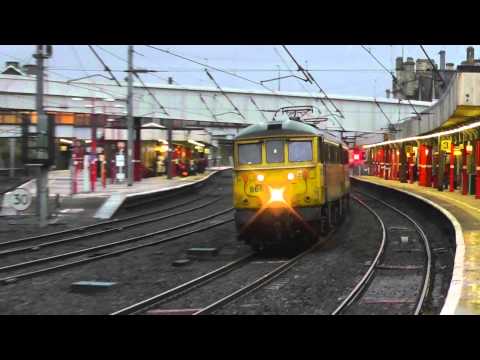 86613/86628 4s50 Crewe - Coatbridge liner 28th October 2013