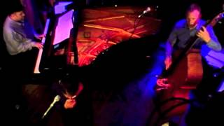 Tristes Souvenirs Molly Johnson in Paris