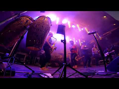 2Four2 - I Feel Good (James Brown - Cover) live