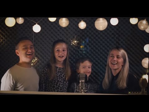 Familia Timofte - S-a nascut Mesia (Official Video)