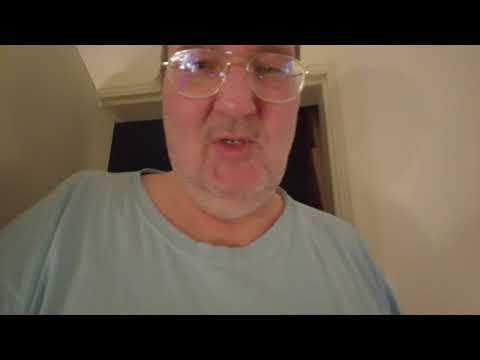 MongoTV_8390 - VARMT BRUSEBAD LIDT FØR SØNDAG MIDNAT OG HAR FÅET RENT SENGETØJ PÅ OG MAD I MAVEN