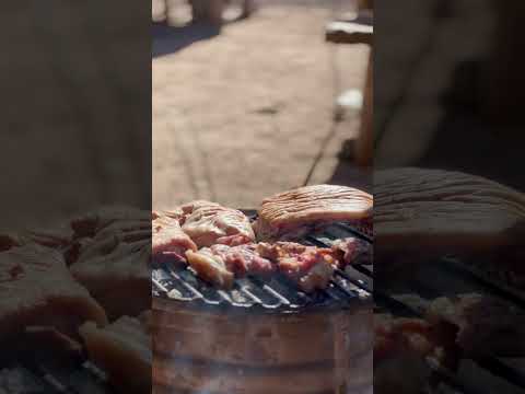 Asado de lechón.  📍Monte Quemado, Santiago del Estero.