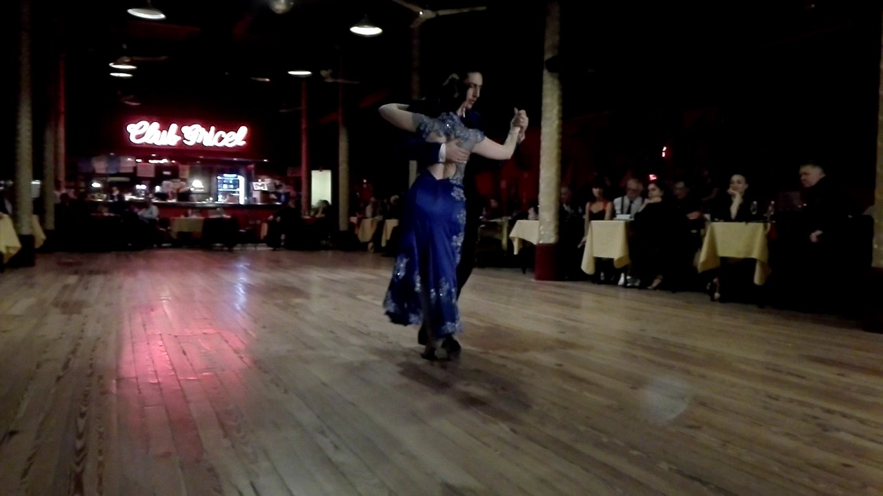 Barbara Ferreyra y Exequiel Relmuan-Tango El Adios,Canaro-Club Gricel