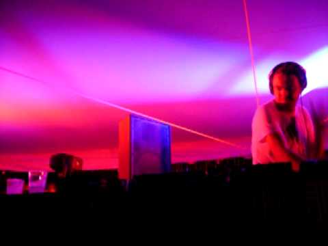 Istmo Music 3º Anniversay  - Dash Berlin Ft Cerf Mitiska Jaren - Man On The Run (Original Mix)