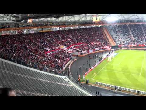 "Mi sangre lleva ese color ,,Independiente vs Huracan" Barra: La Barra del Rojo • Club: Independiente