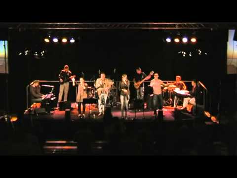 Singin Veenendaal - 18 september 2011 - Opwekking 439 - Machtig is de Naam van de Heer