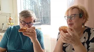 Sisältää puiden halailua