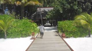 Maldives - Banyan Tree Vabbinfaru south to north walking tour