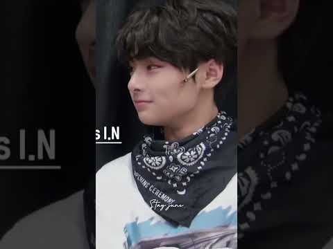 English time with Hyunjin and  I.N